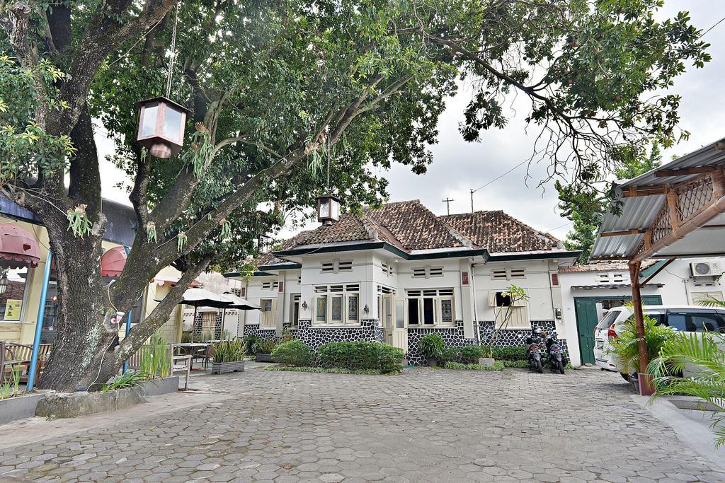 Zen Rooms Panembahan Kraton Джокьякарта Экстерьер фото