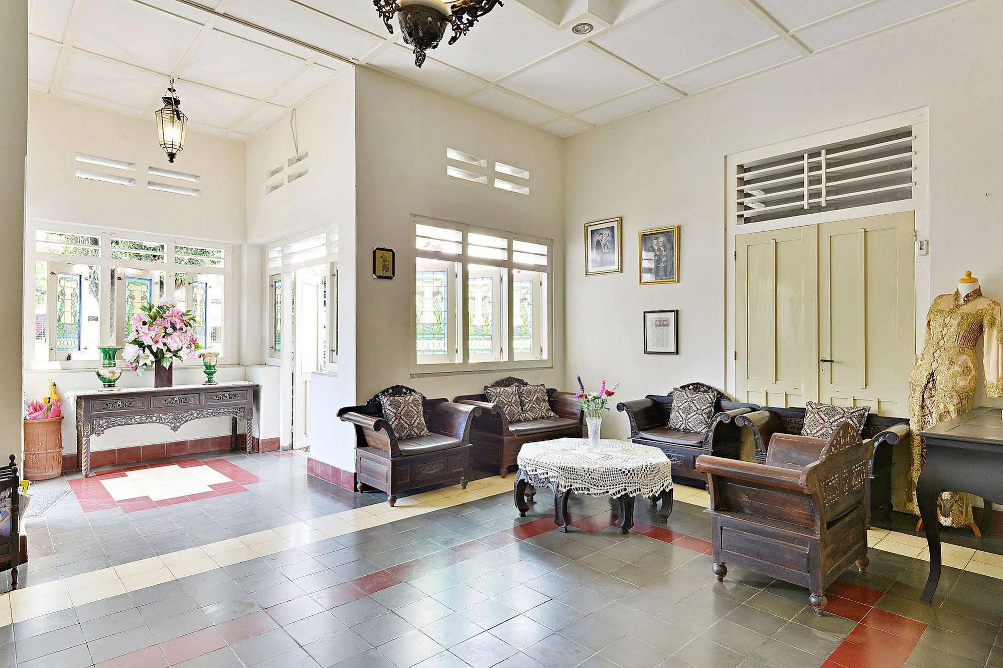 Zen Rooms Panembahan Kraton Джокьякарта Экстерьер фото