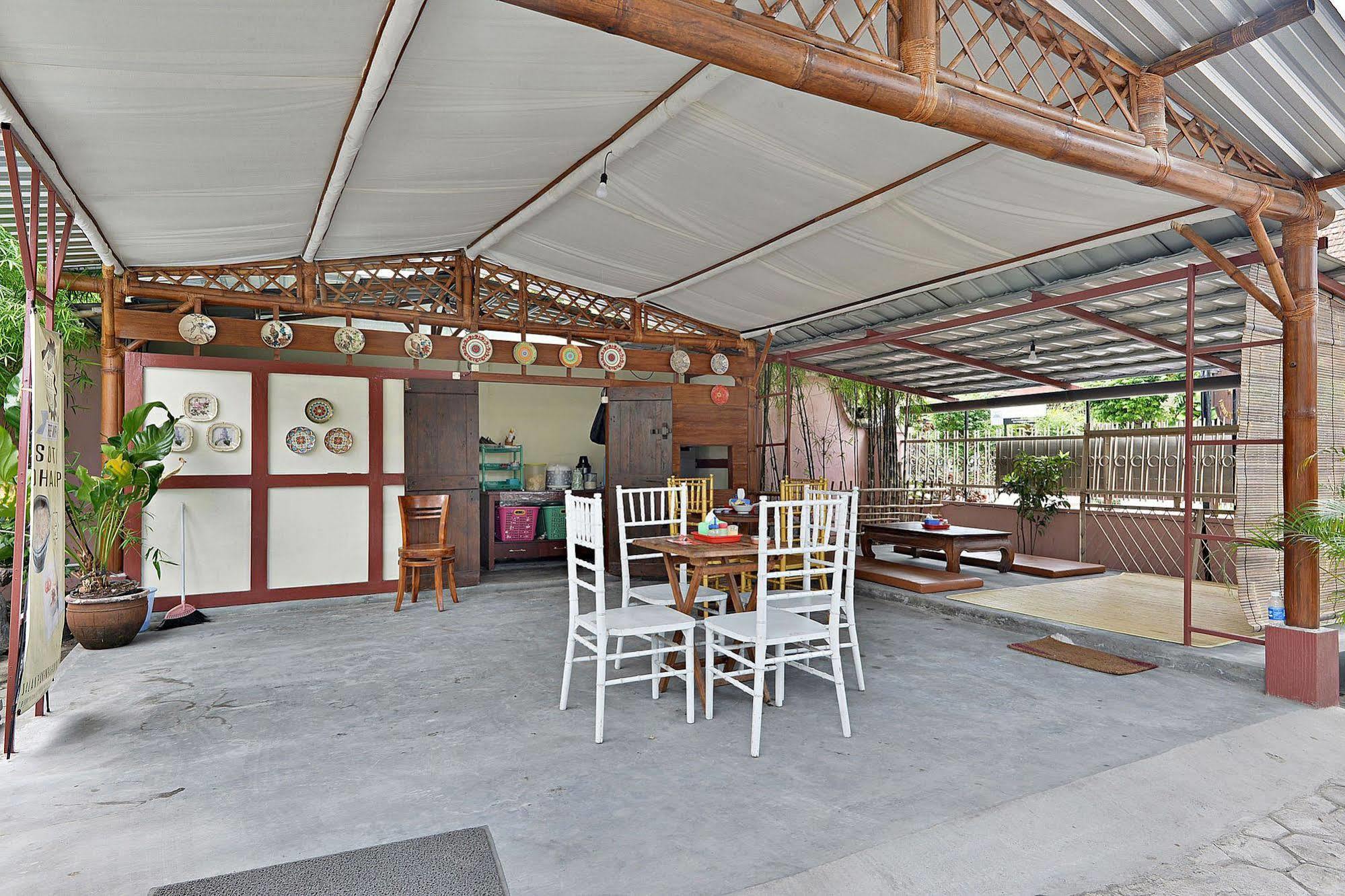 Zen Rooms Panembahan Kraton Джокьякарта Экстерьер фото