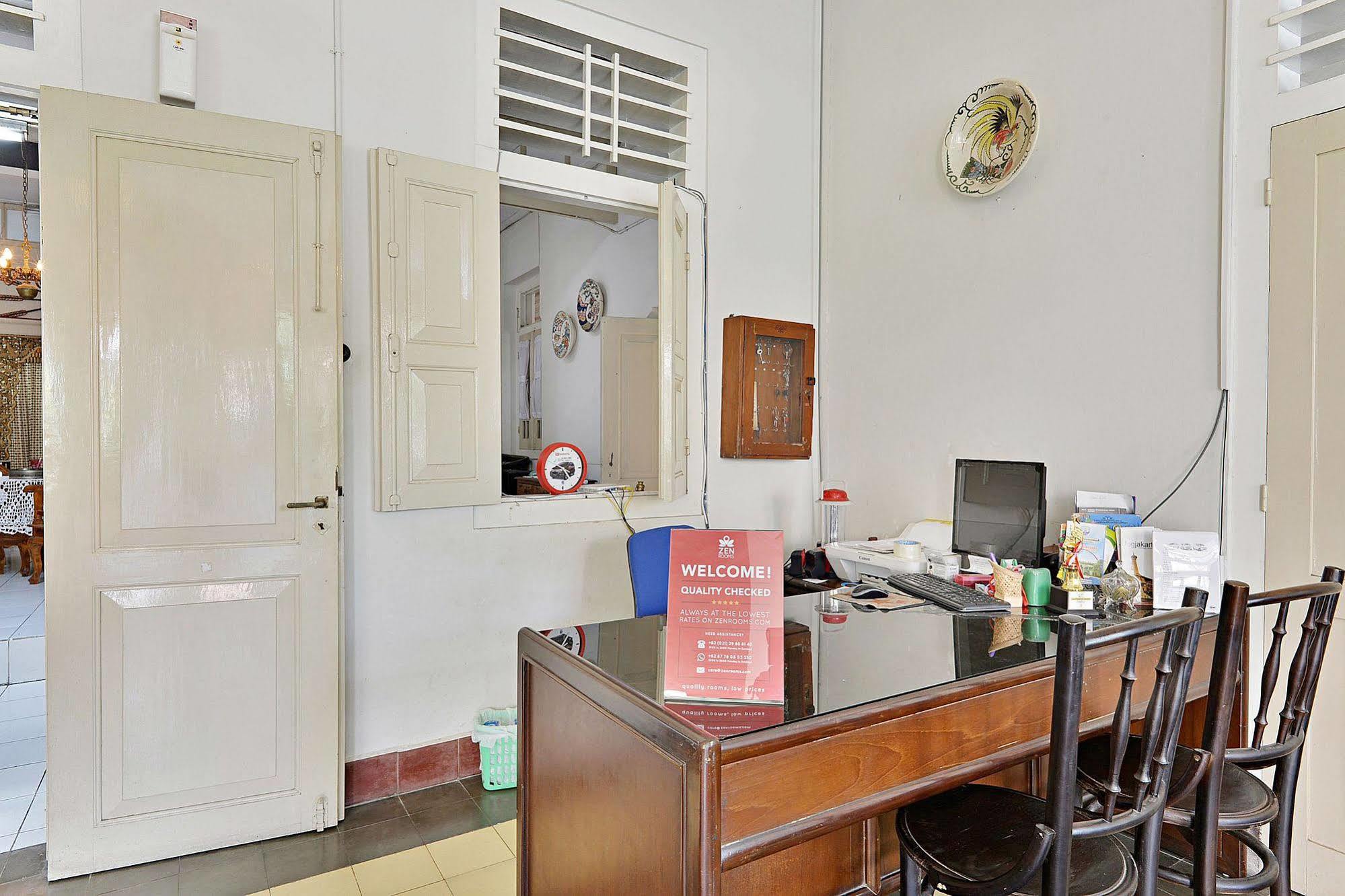 Zen Rooms Panembahan Kraton Джокьякарта Экстерьер фото