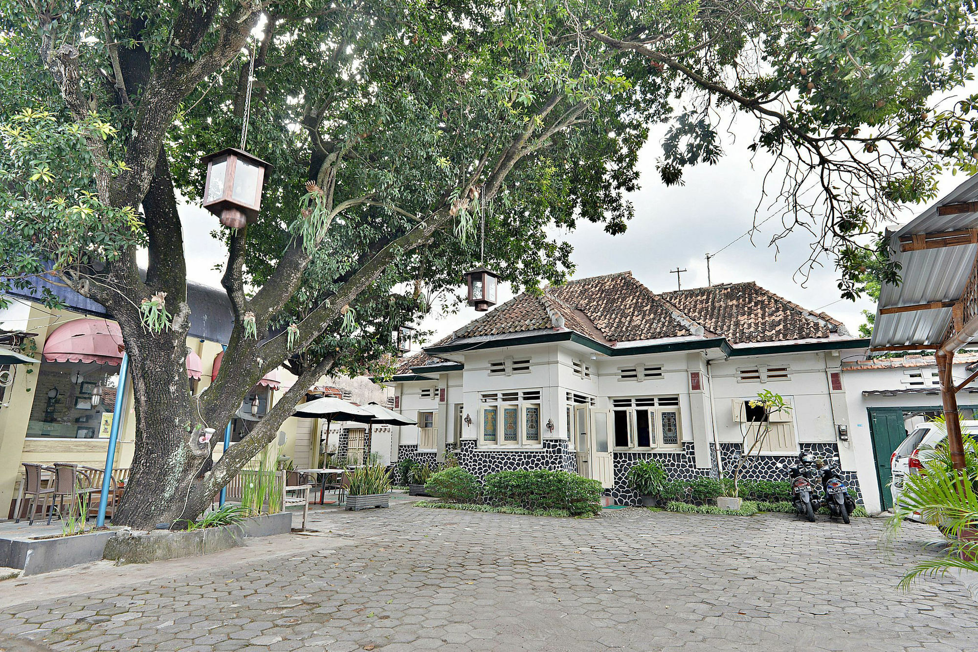 Zen Rooms Panembahan Kraton Джокьякарта Экстерьер фото